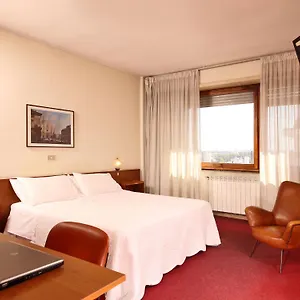 Radio Hotell 2*