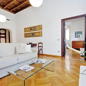 Apartment Giulia Charme - My Extra