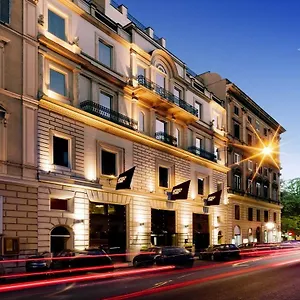 Leon's Place In Hotel